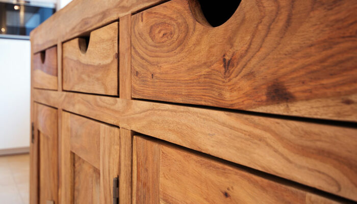 4 benefits of using reclaimed wooden furniture