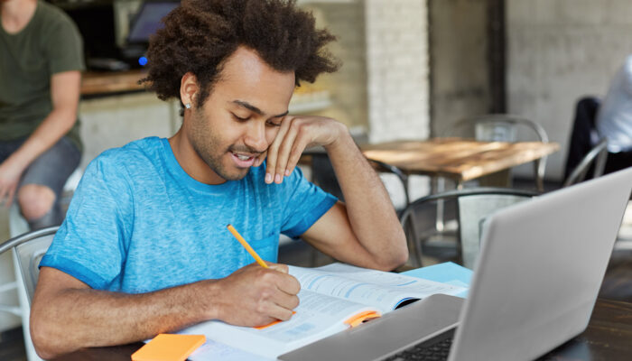 5 Qualities You Must Look For To Identify Best Online College Universities