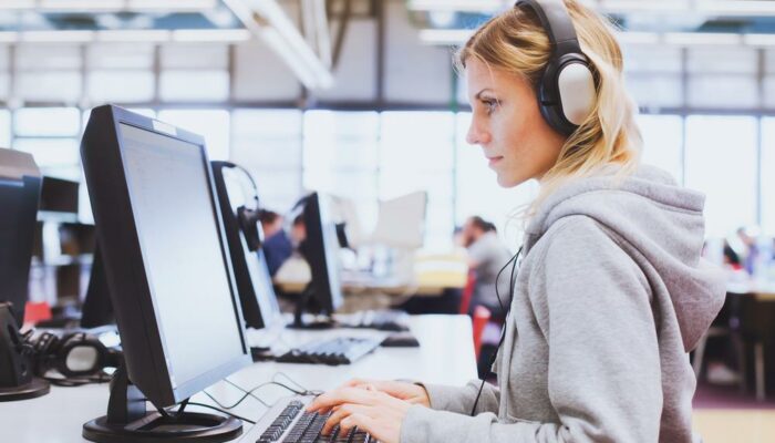 Are using headphones at your workplace a good idea?