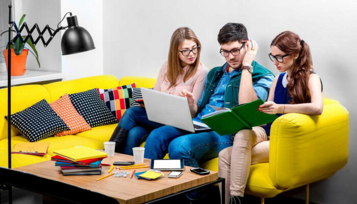 Features of the best online finance courses available in the country