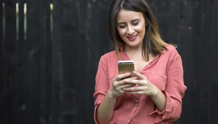 Here’s What You Should Know About Business Phones For Small Businesses