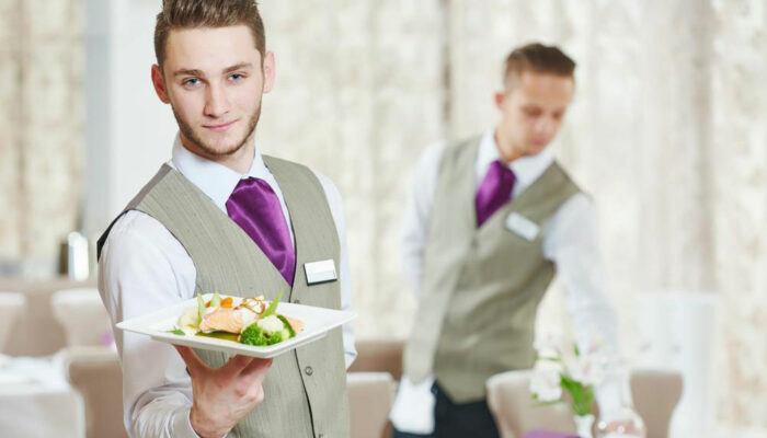 How to choose a hospitality management college in Detroit