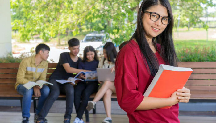 How to pay for college with loans