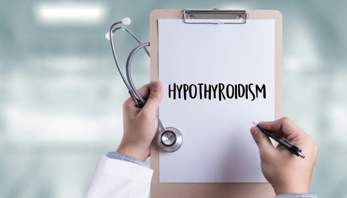 Hyperthyroidism vs. Hypothyroidism – Symptoms and Causes