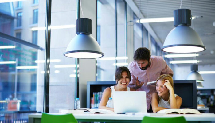 Looking for distance learning program? Here’s how you can choose one