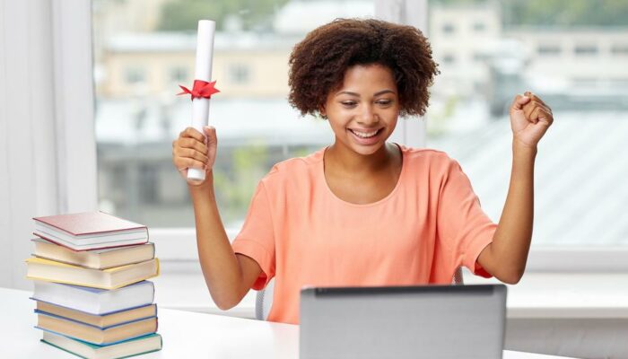 Reasons To Earn College Degrees Online