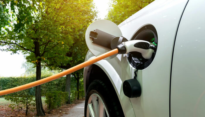 Electric Cars for Seniors – 7 Tips to Get Good Deals